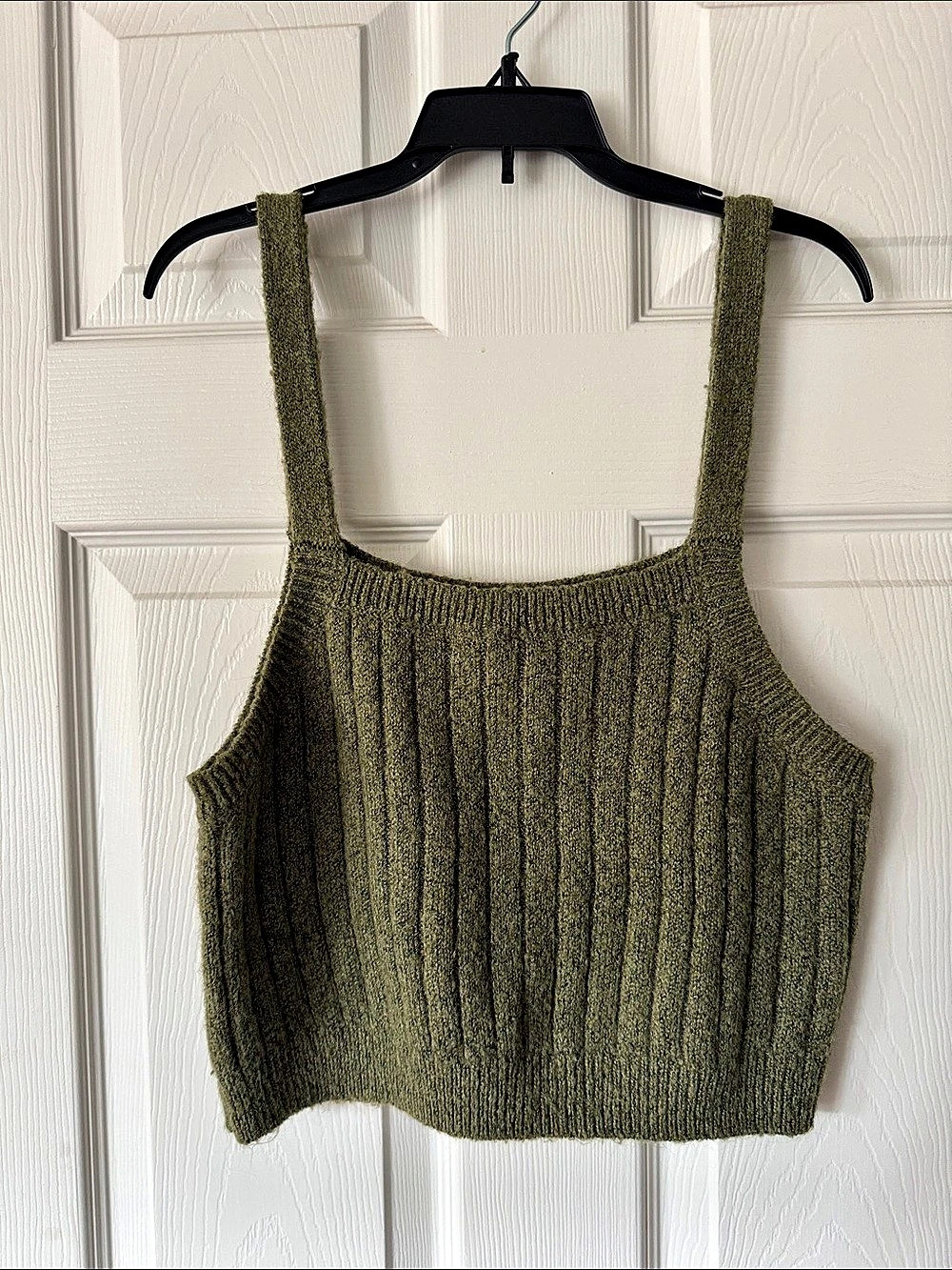 Wild Fable Ribbed Cropped Tank Top in Green Large Like New - Picture 2 of 7